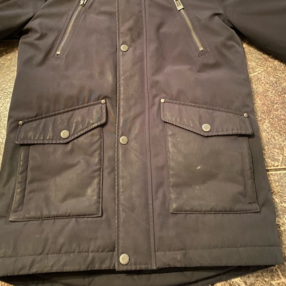 Boy or girl unisex pre own winter coat in excellent condition . Size s - m - Picture 3 of 9